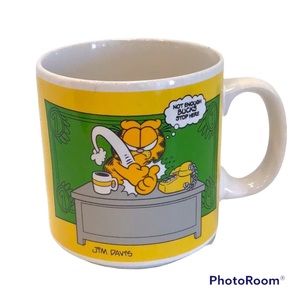 👠 Vintage Garfield Mug “Not Enough Bucks Stop Here”